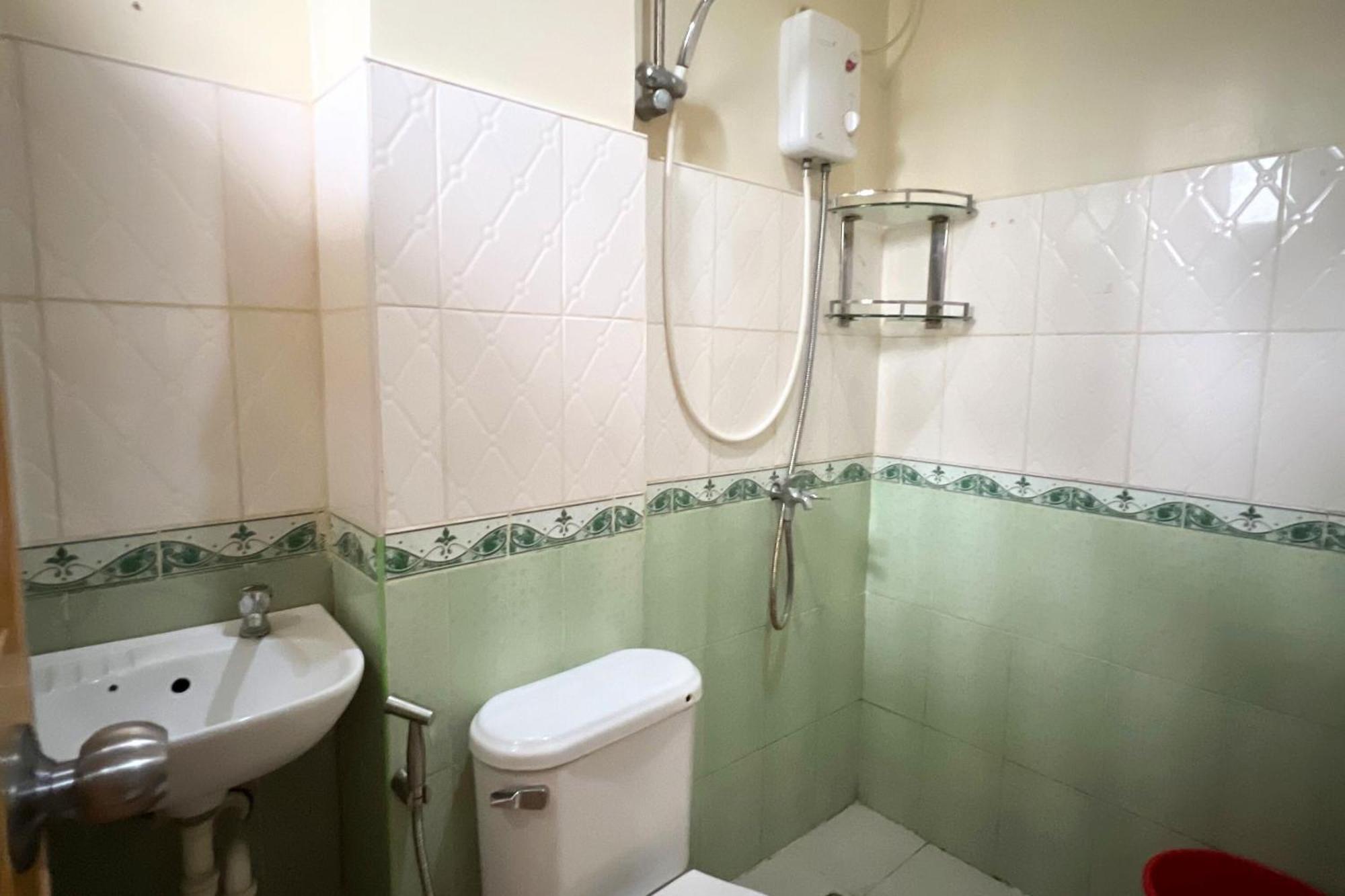 Sta Rosa Inn Iloilo Powered By Cocotel Room photo