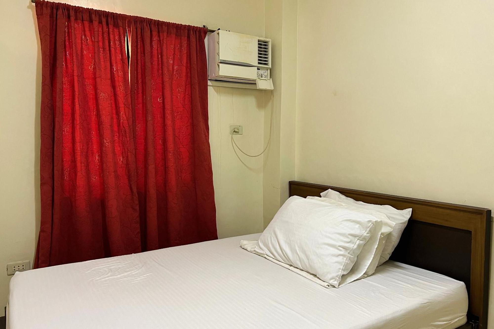 Sta Rosa Inn Iloilo Powered By Cocotel Room photo