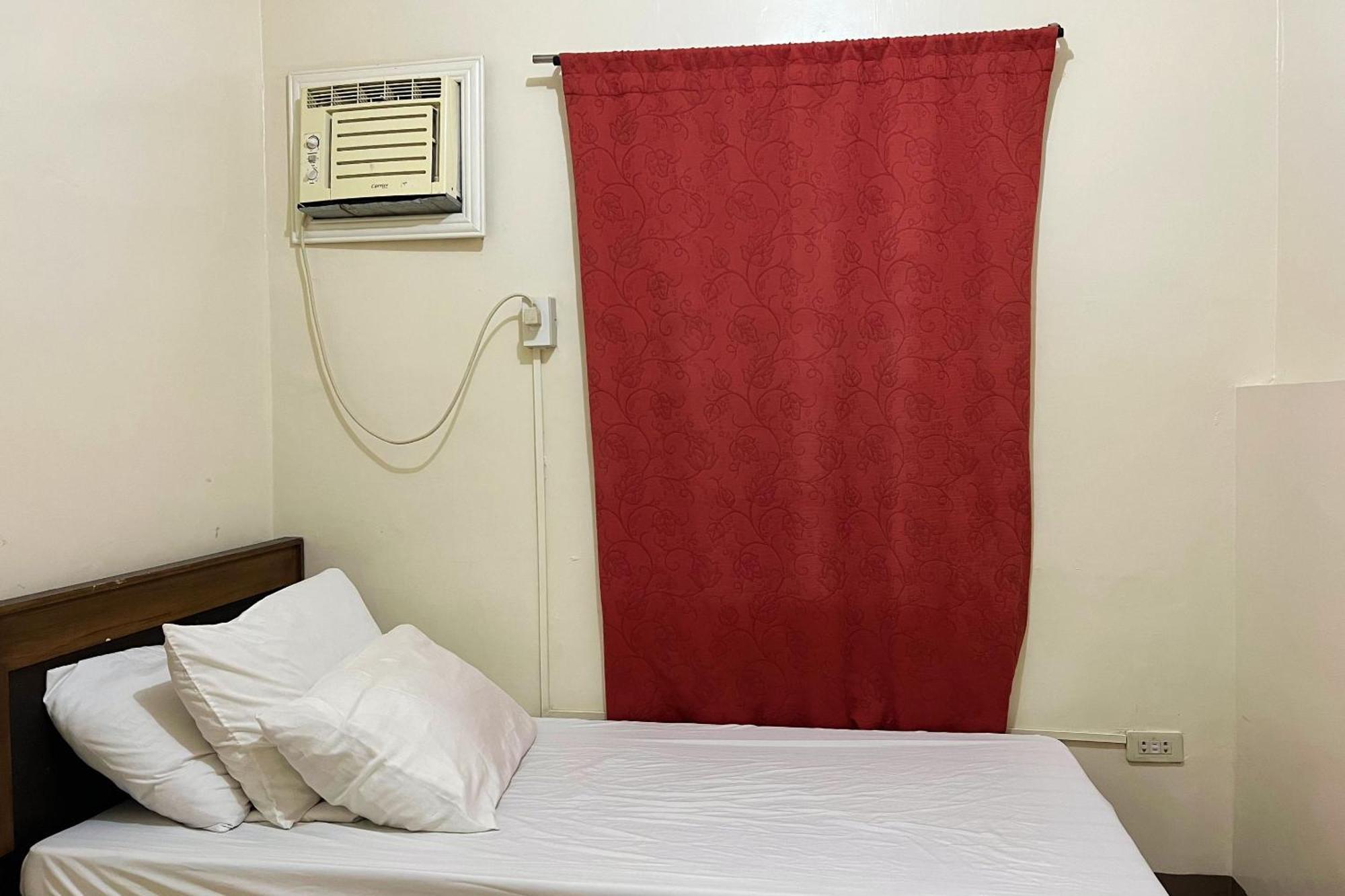 Sta Rosa Inn Iloilo Powered By Cocotel Room photo